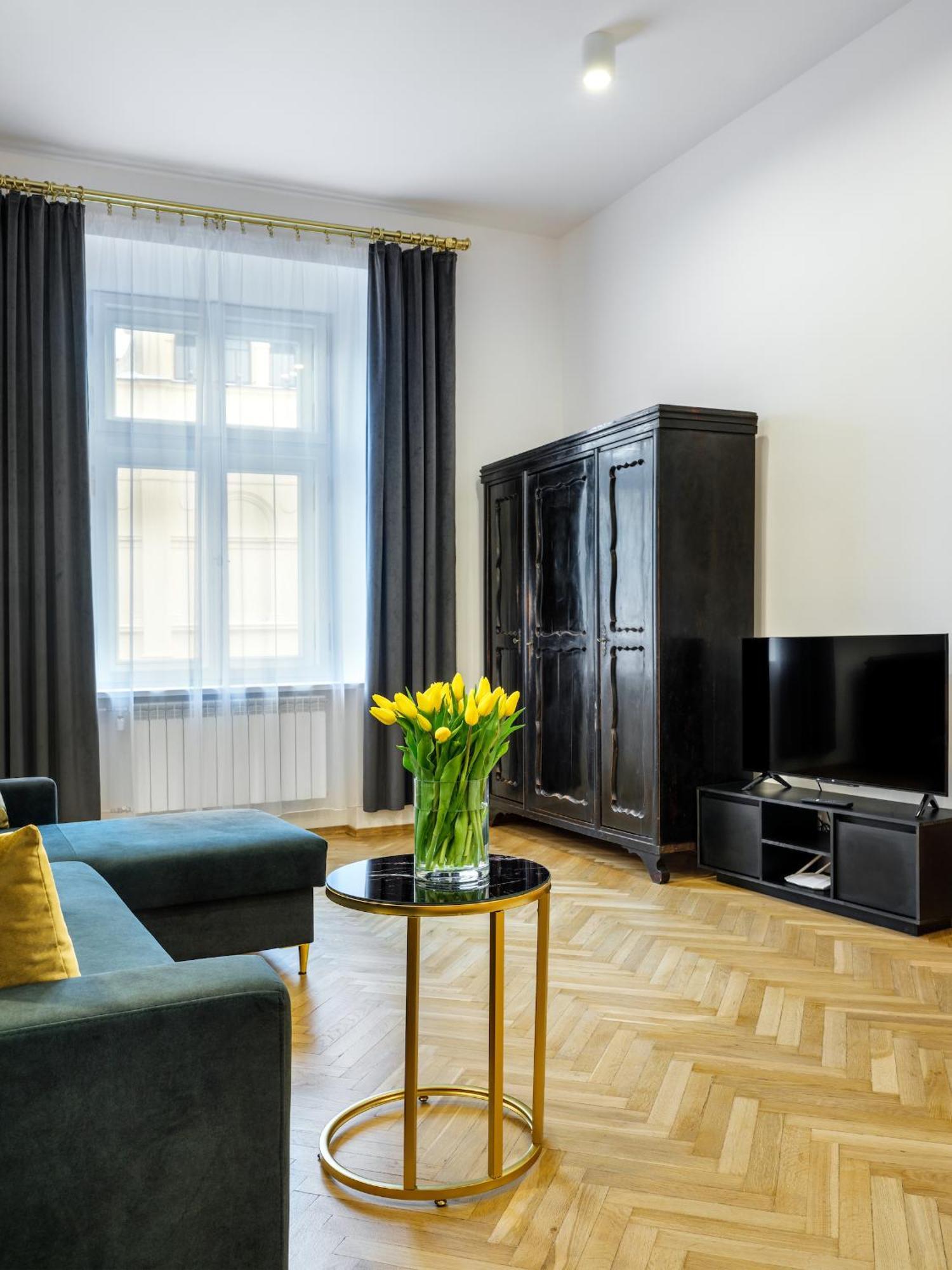 Tyzenhauz Apartments Old Town คราคูฟ ภายนอก รูปภาพ