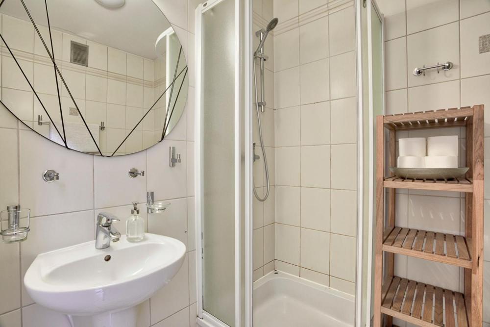 Tyzenhauz Apartments Old Town คราคูฟ ภายนอก รูปภาพ