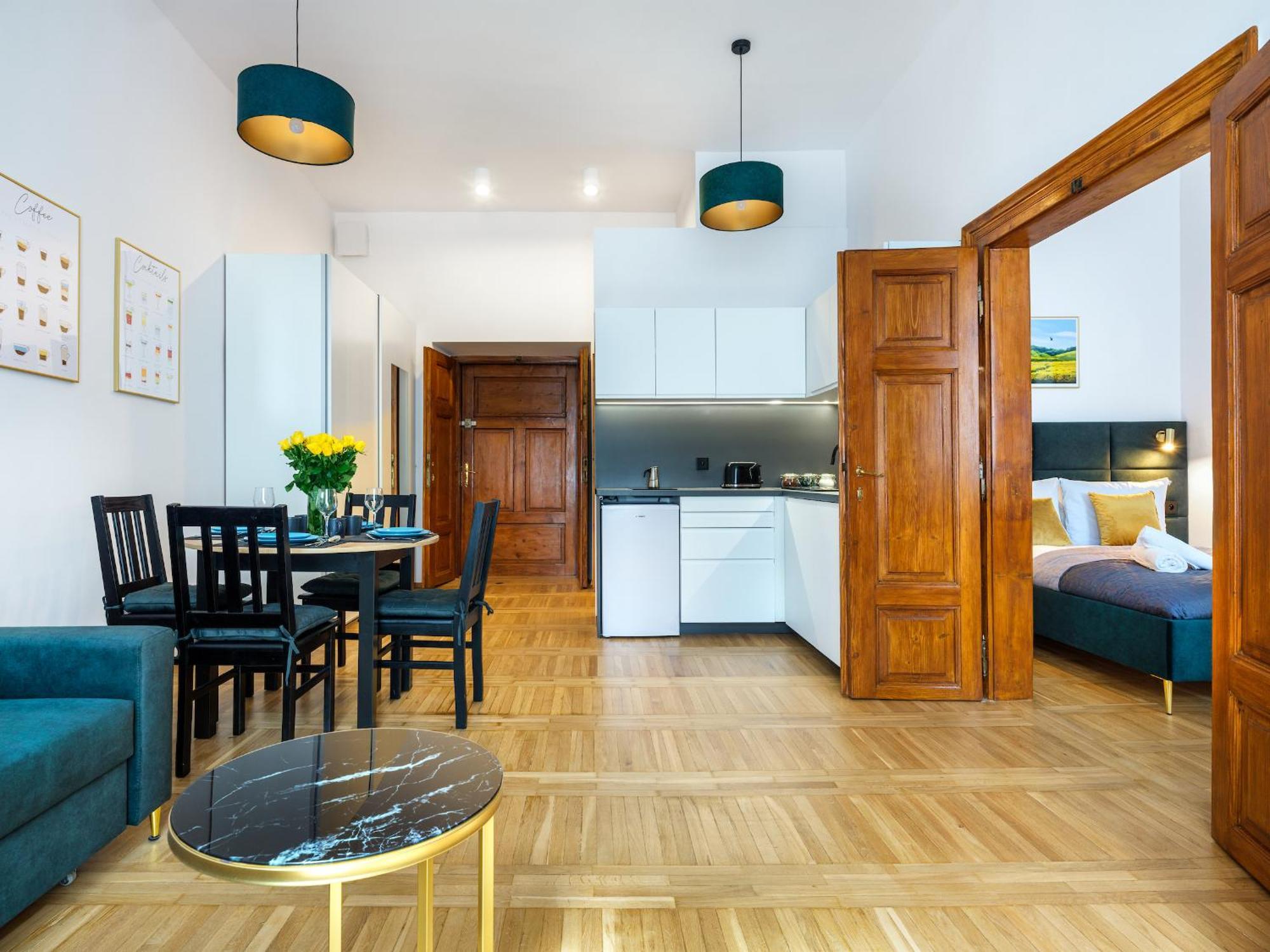 Tyzenhauz Apartments Old Town คราคูฟ ภายนอก รูปภาพ