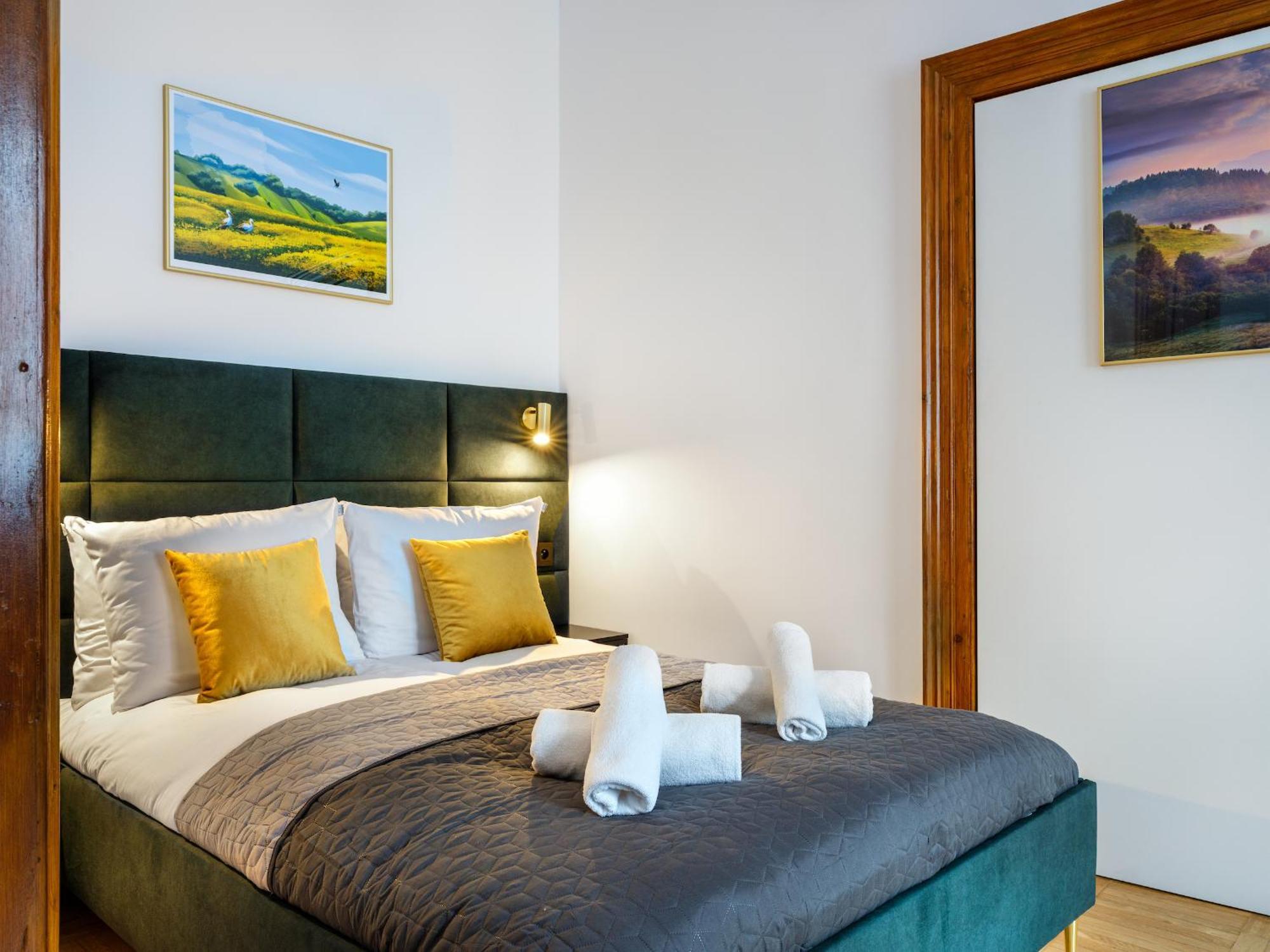 Tyzenhauz Apartments Old Town คราคูฟ ภายนอก รูปภาพ