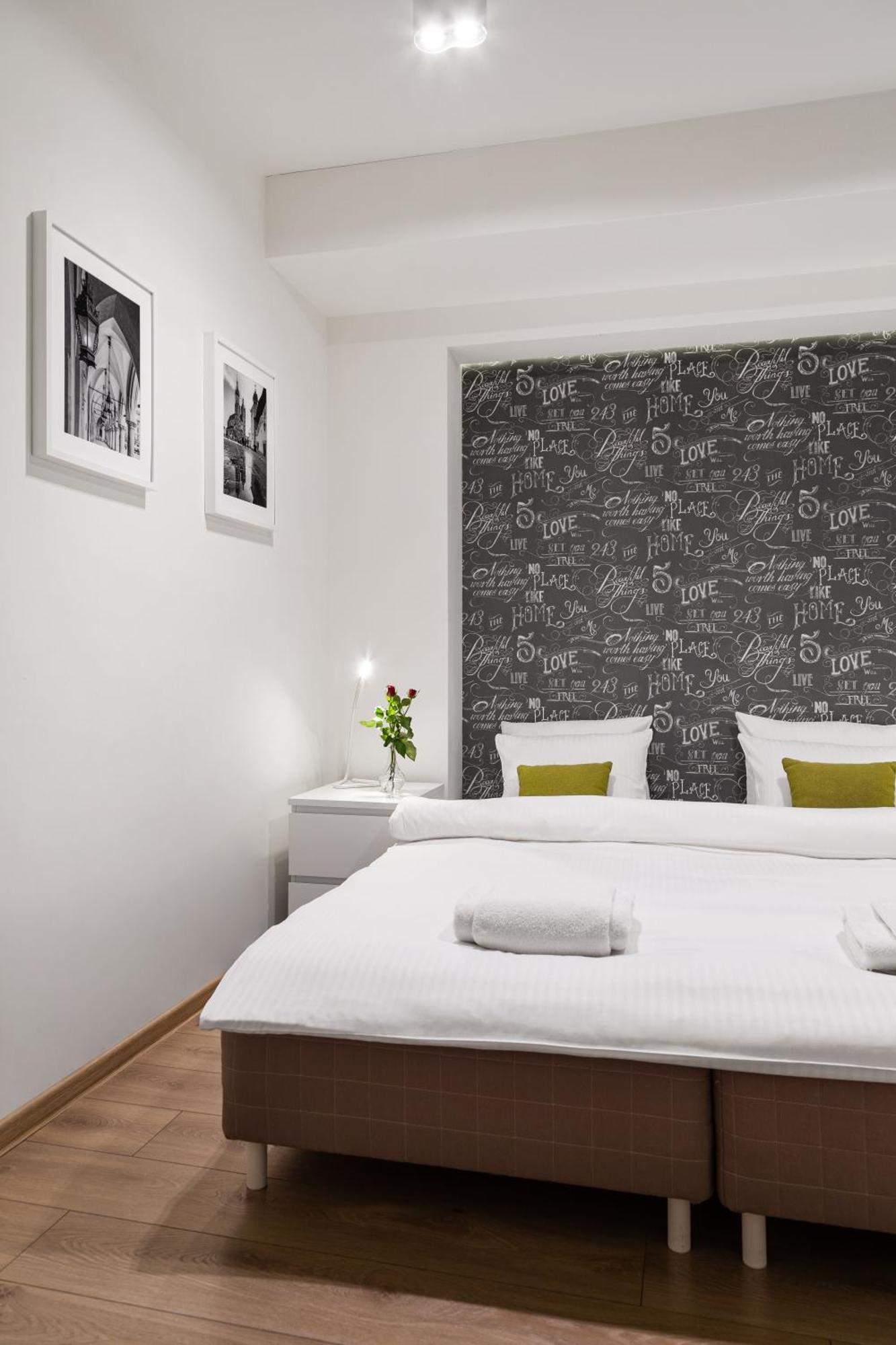 Tyzenhauz Apartments Old Town คราคูฟ ภายนอก รูปภาพ