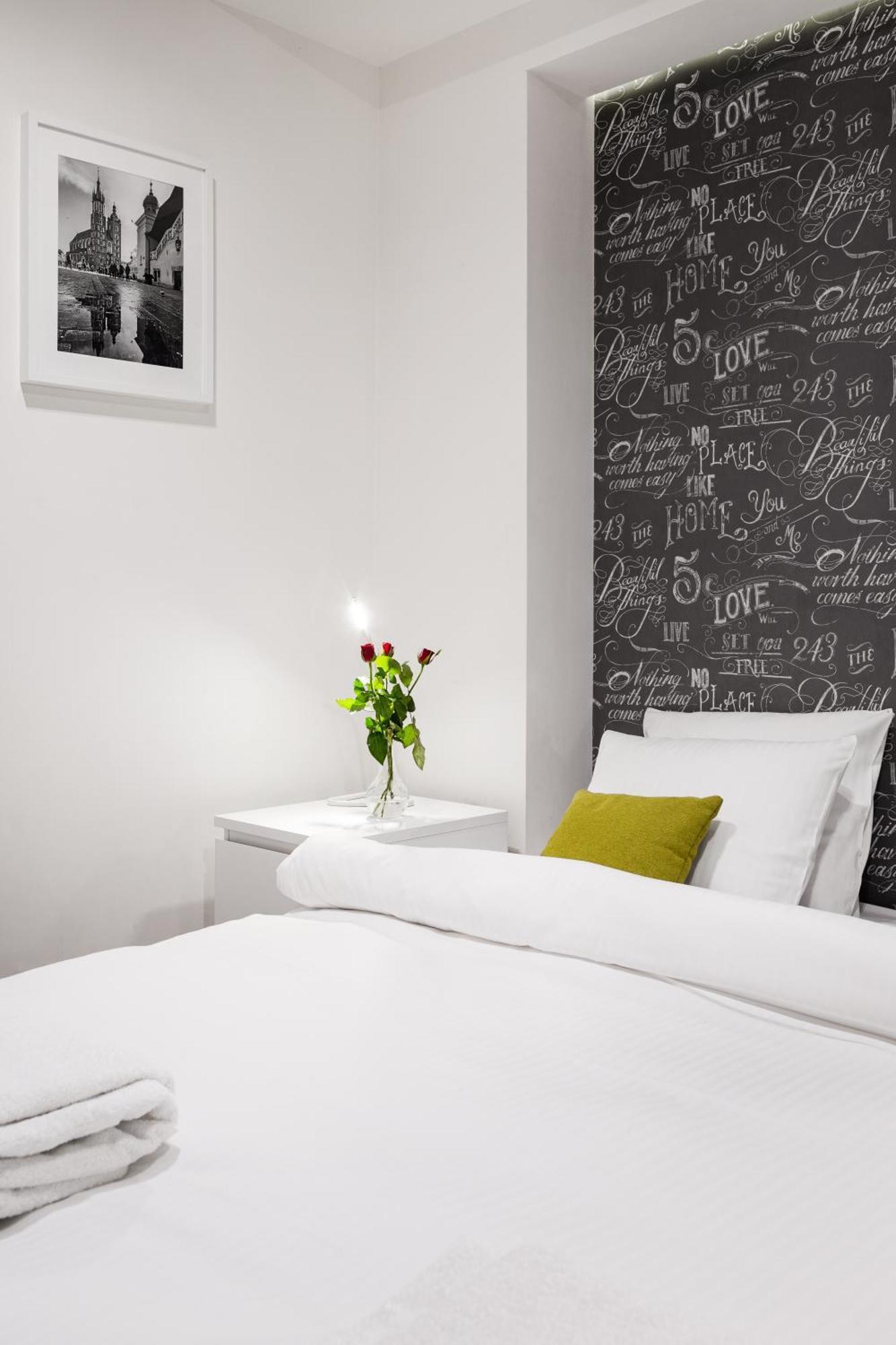 Tyzenhauz Apartments Old Town คราคูฟ ภายนอก รูปภาพ